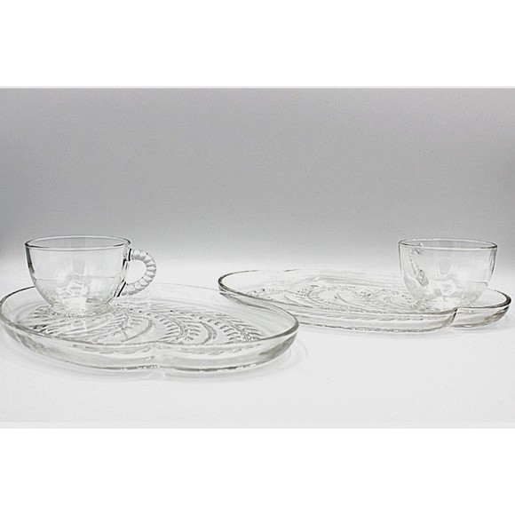 Vintage Federal Glass Etched Luncheon Plates Cups Homestead Vine Design Set of 2 - Picture 1 of 3